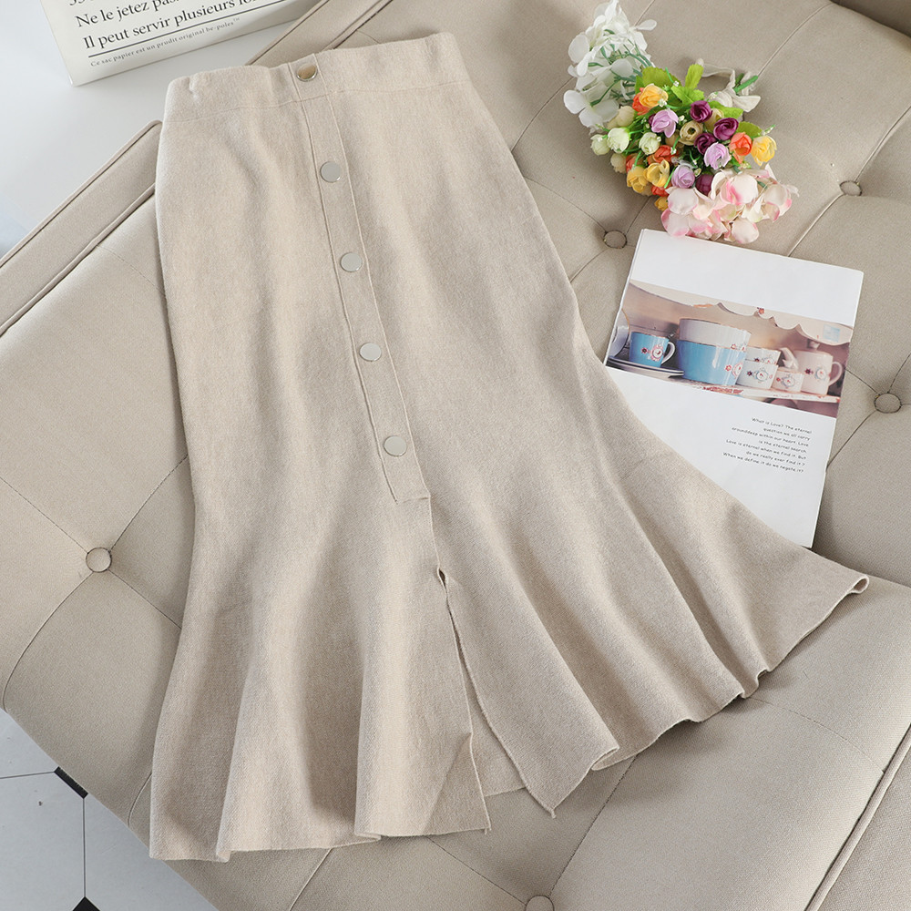 Model de fustă de damă modern croiat cu nasturi în mai multe culori