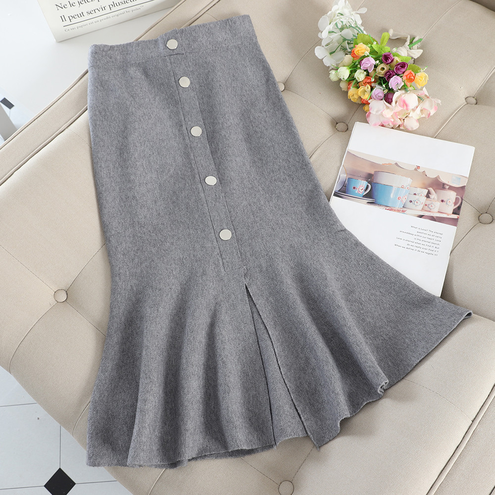 Model de fustă de damă modern croiat cu nasturi în mai multe culori