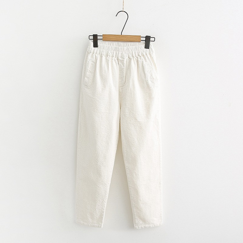 Pantaloni casual dama cu buzunare in alb, maro, bej si gri