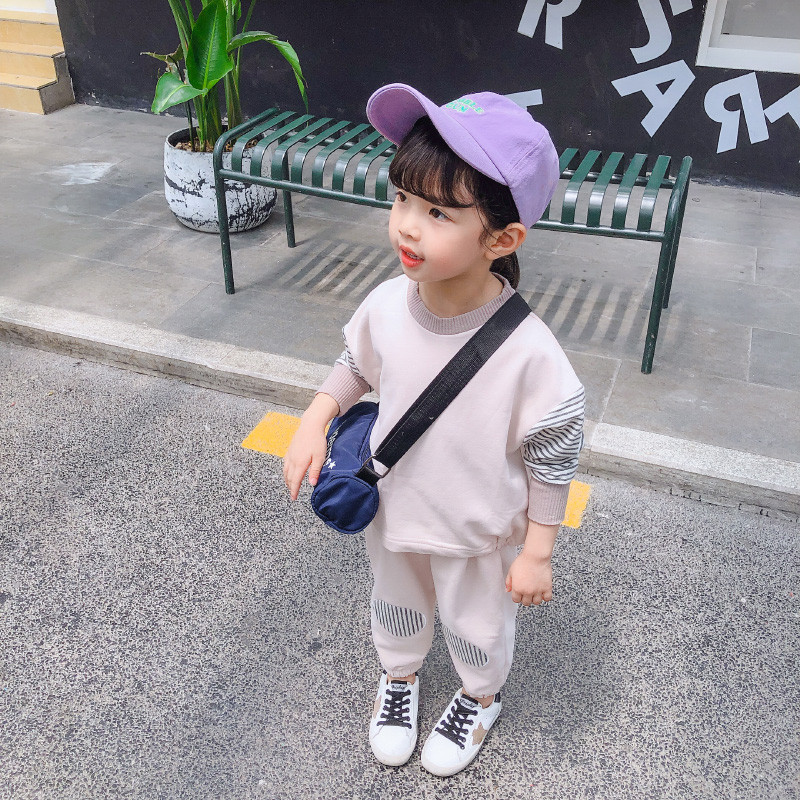 Napi gyerekkészlet két színben hímzéssel lányoknak