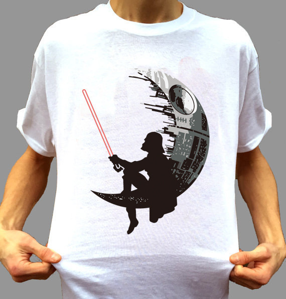 Tricou casual barbatesc cu decolteu O si aplicatie