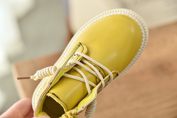 Καθημερινά παιδικά παπούτσια απόοικολογικό δέρμα για κορίτσια σε διάφορα χρώματα