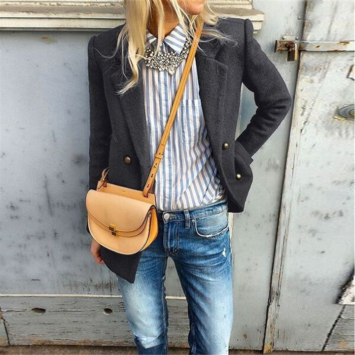 Geaca de dama eleganta cu nasturi in trei culori