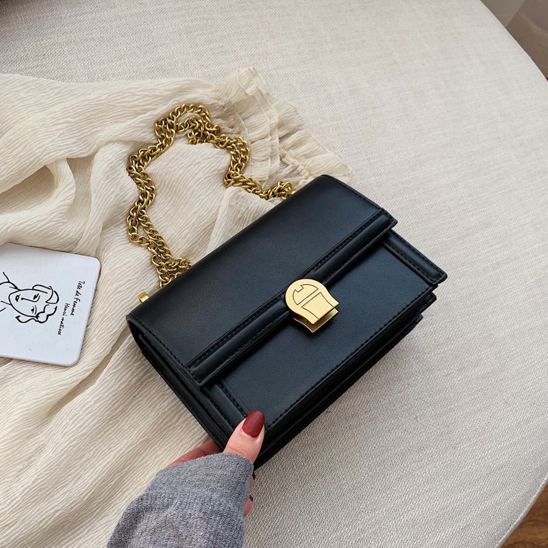 Κομψή γυναικεία τσάντα σε διάφορα χρώματα