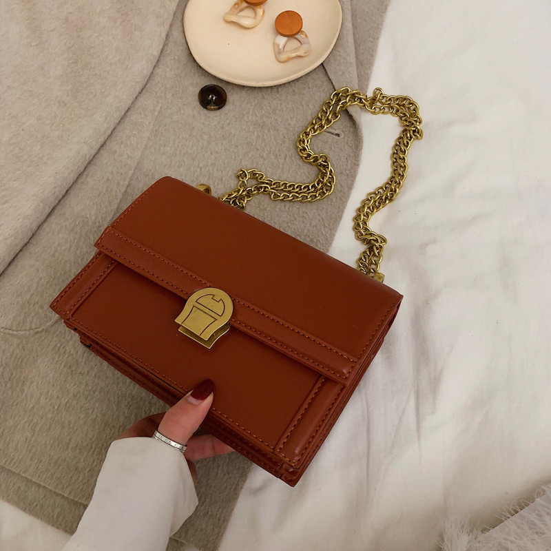 Κομψή γυναικεία τσάντα σε διάφορα χρώματα