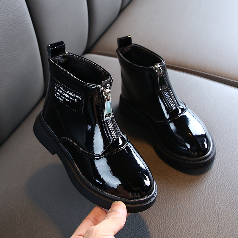 Cizme actuale pentru copii pentru fete alb-negru