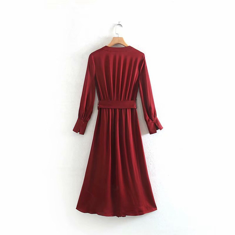 Hosszú bordó női ruha, derekán övvel