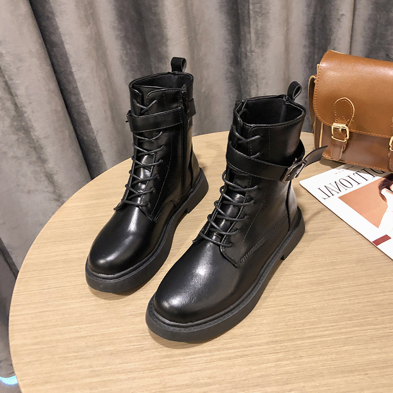 Casual  γυναικείες μπότες με μαύρους δεσμούς