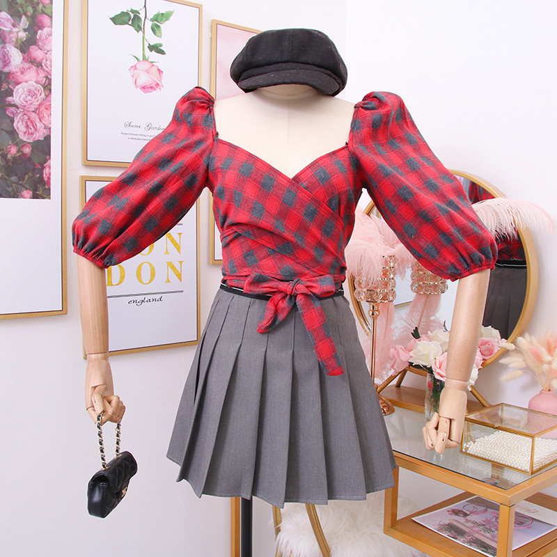 Bluză de damă modernă cu decolteu spitz în trei culori