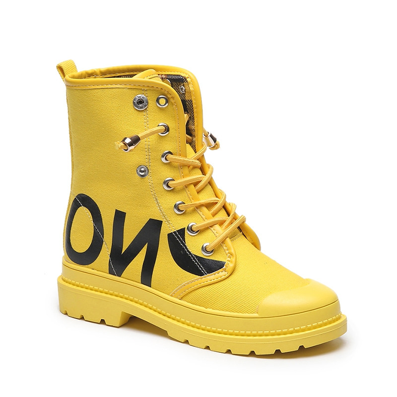 Alkalmi női csizma fűzővel és felirattal három színben