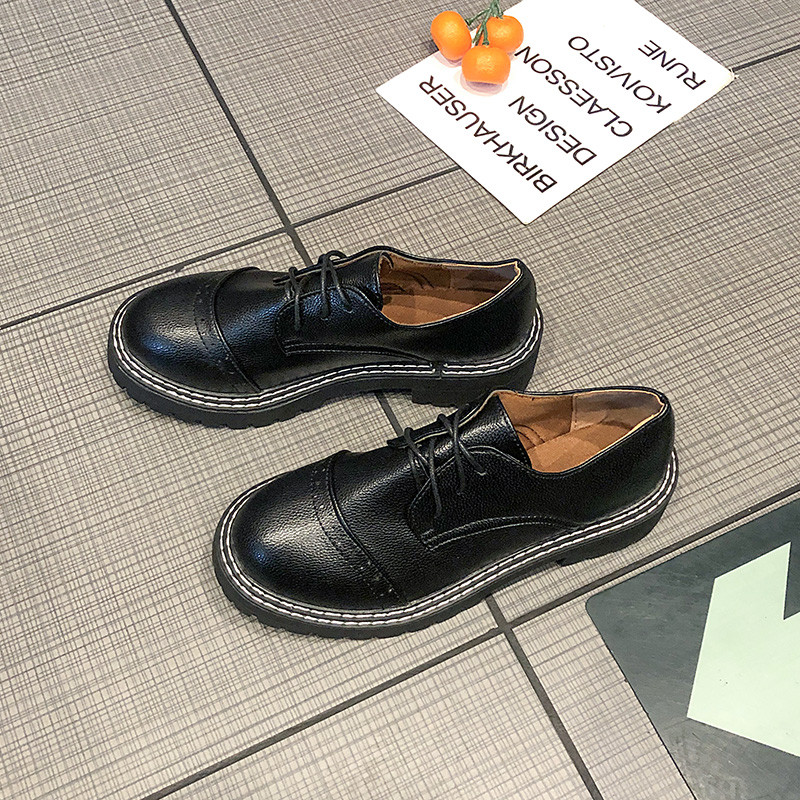 Κομψά γυναικεία παπούτσια με κορδόνια σε μαύρο και καφέ χρώμα