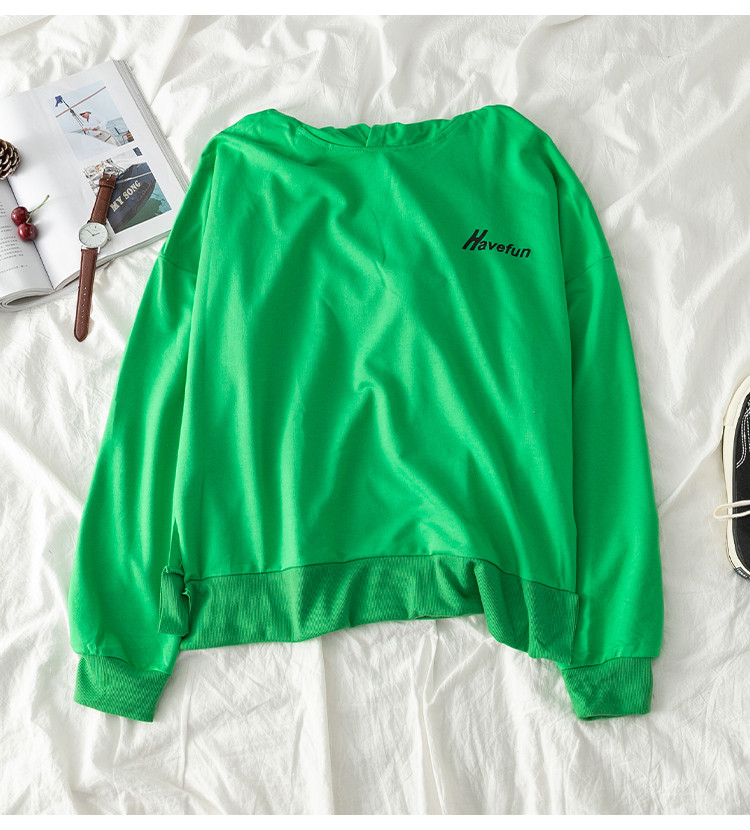 Bluza de dama in trei culori cu inscriptie si gluga