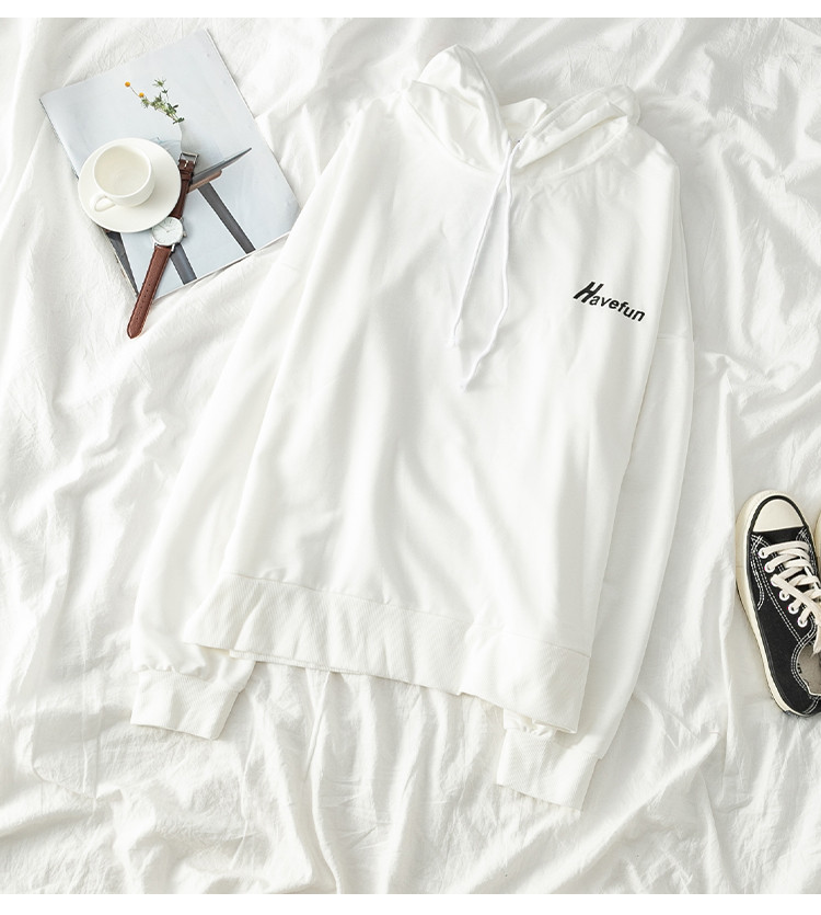 Bluza de dama in trei culori cu inscriptie si gluga