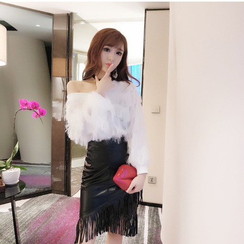 Γυναικείο σετ - μπλούζα με κρόσσια και φούστα από οικολογικό δέρμα