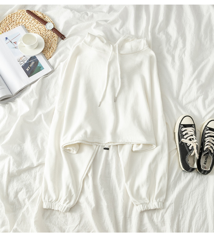 Casual γυναικεία μπλούζα σε πράσινο και λευκό χρώμα με κουκούλα