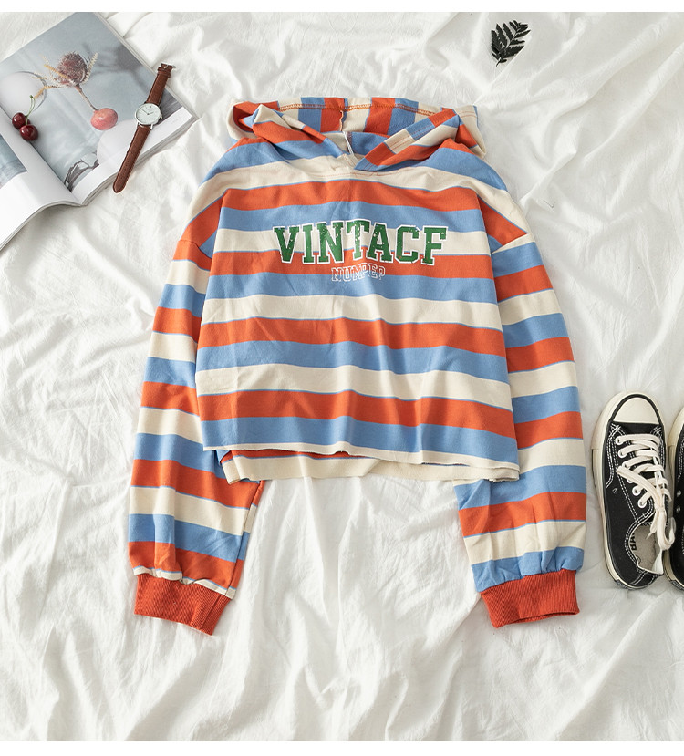 Női blúz két színben kapucnival és felirattal