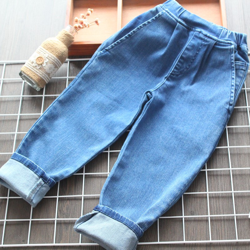 Нов модел детски дънки за момичета с апликация в син цвят
