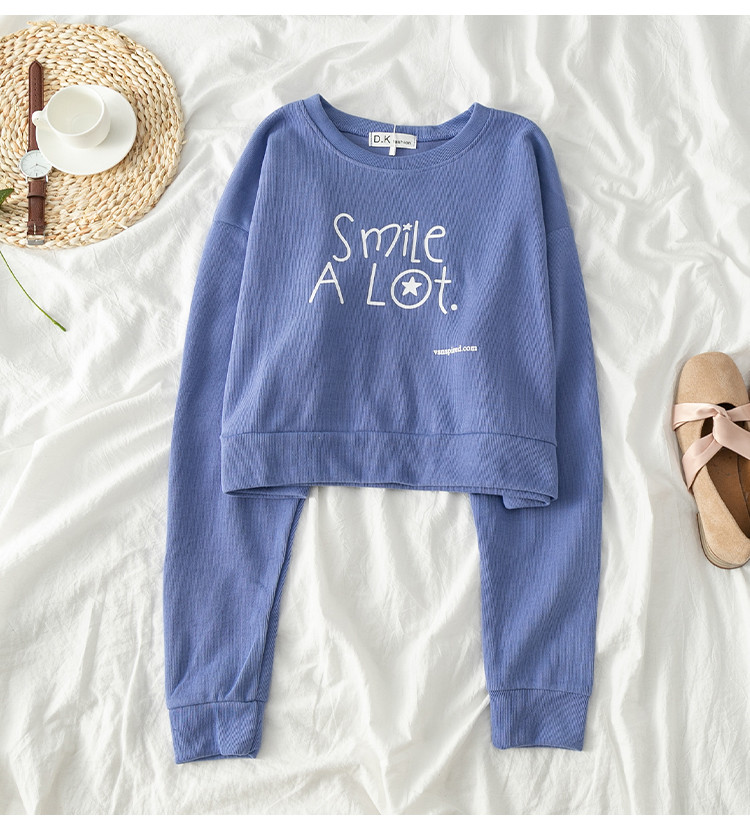 Γυναικεία μπλούζα σε τρία χρώματα με γράμματα