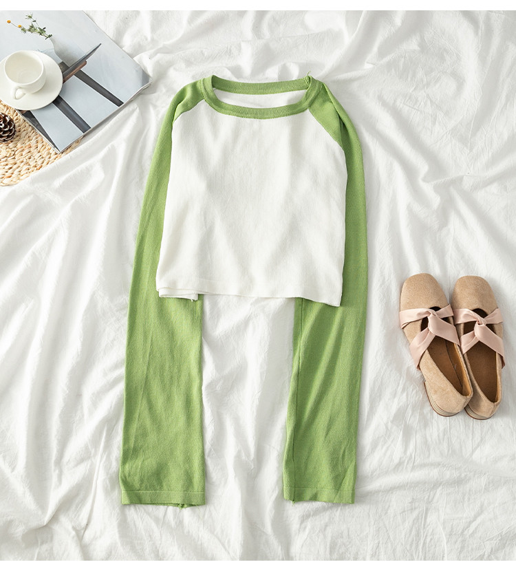 Γυναικεία κοντή μπλούζα σε τρία χρώματα με λαιμό O