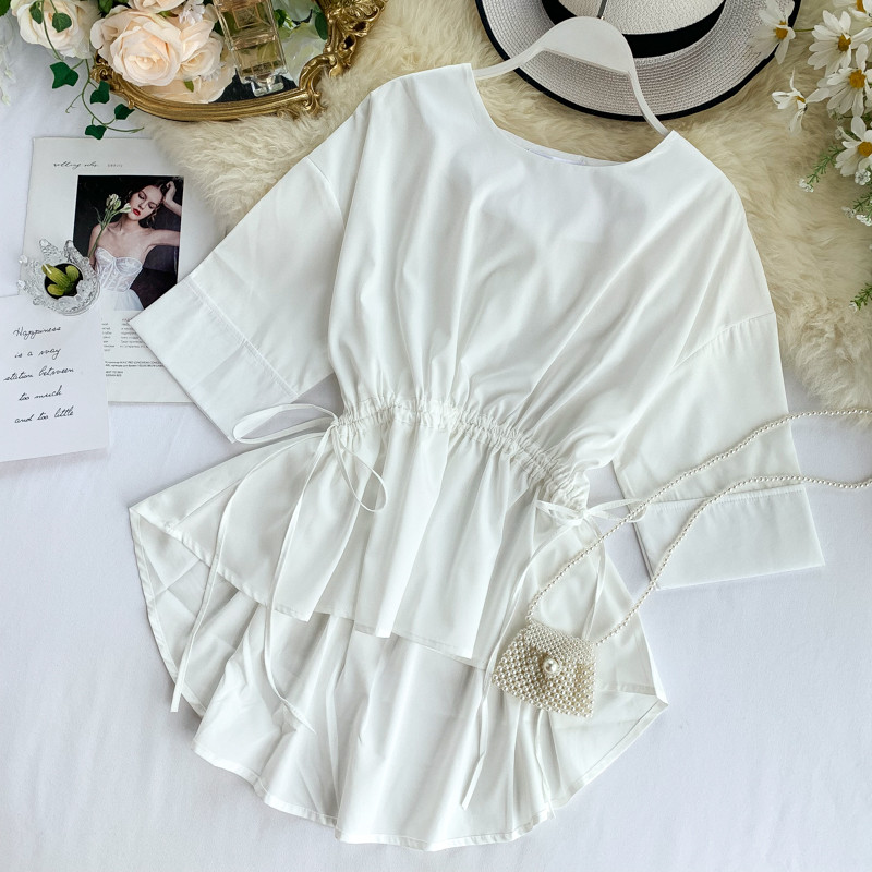 Καθημερινή γυναικεία μπλούζα με κοντό μανίκι ασύμμετρο σχέδιο σε διάφορα χρώματα