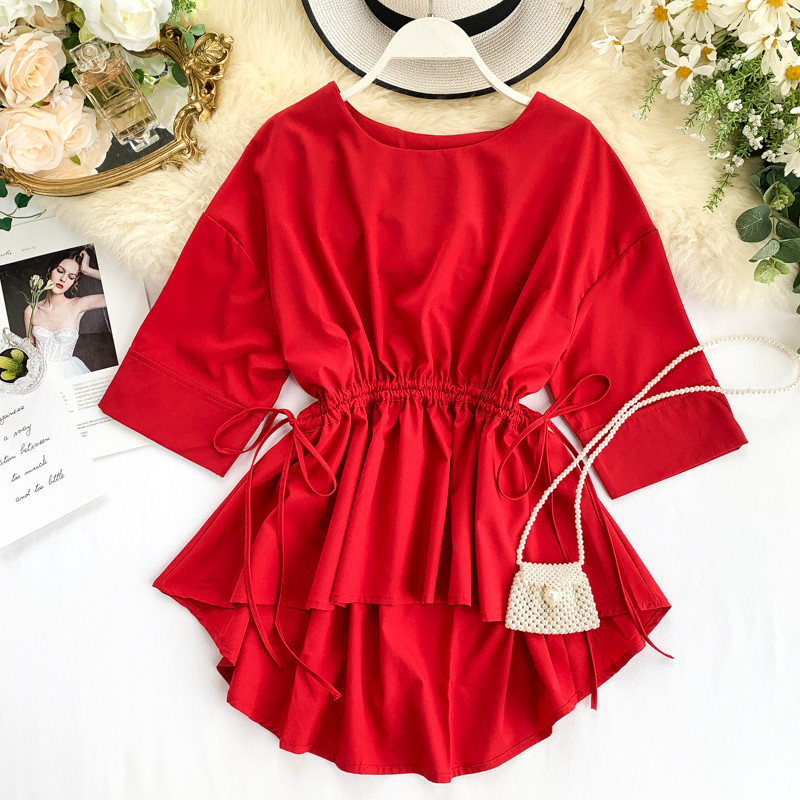 Καθημερινή γυναικεία μπλούζα με κοντό μανίκι ασύμμετρο σχέδιο σε διάφορα χρώματα