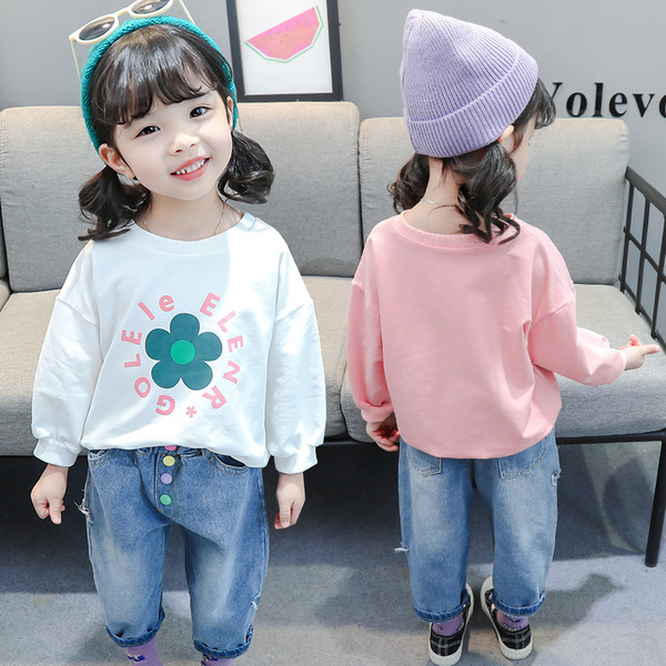 Модерна детска блуза в три цвята с апликация за момичета