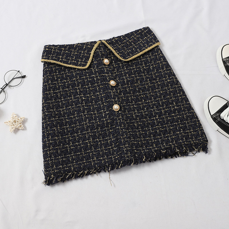 Aktuális női szoknya négy színben, gombokkal