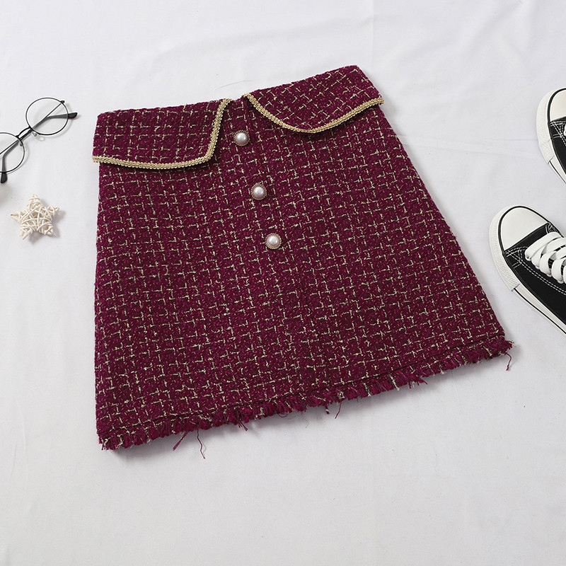 Aktuális női szoknya négy színben, gombokkal