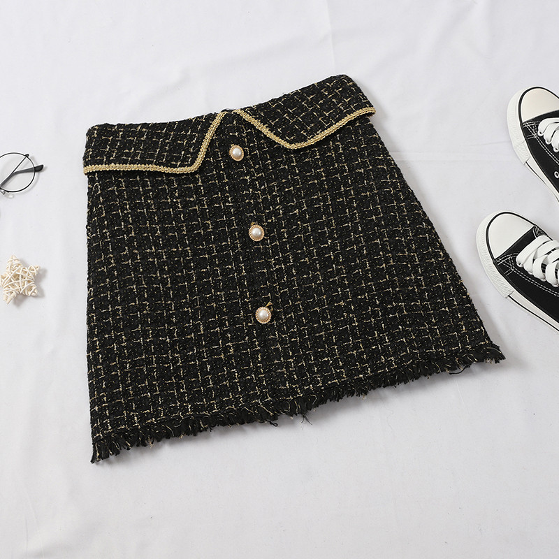 Aktuális női szoknya négy színben, gombokkal