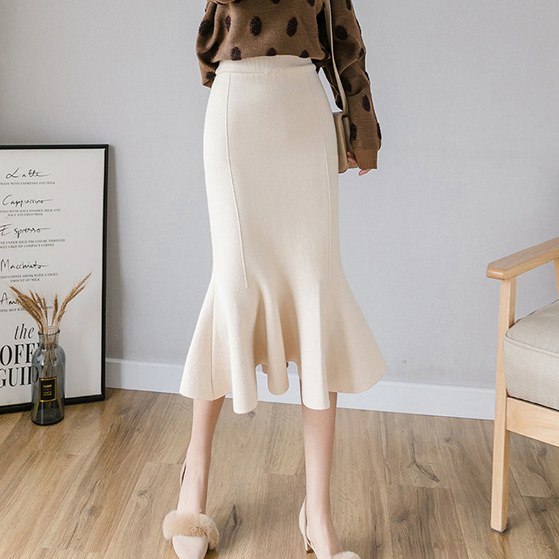 Modern női szoknya többféle színben - testhezálló modell