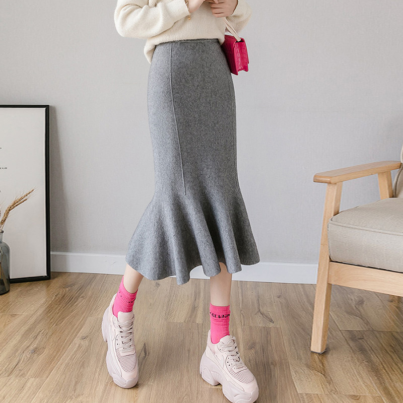 Modern női szoknya többféle színben - testhezálló modell