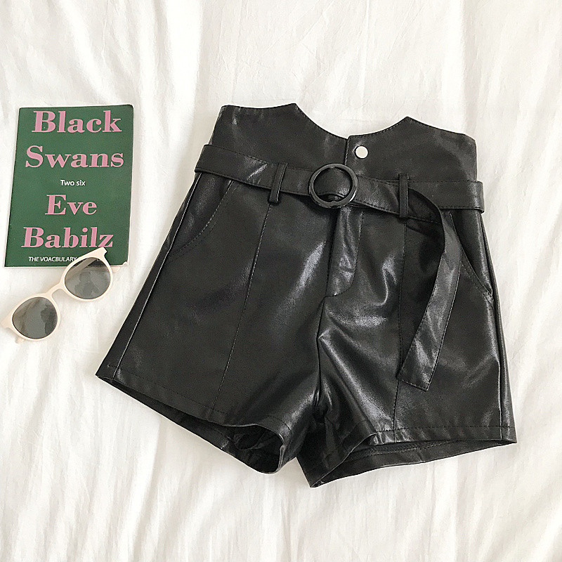 Aktuális női nadrág két színben, zsebekkel és gombokkal