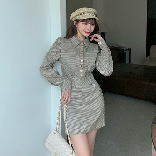 Γυναικείο φόρεμα με μακριά μανίκια - ίσιο μοντέλο