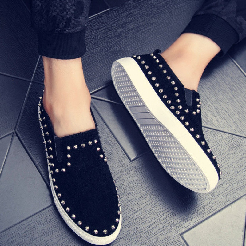 Casual ανδρικά μοκασίνια με μεταλλικά στοιχεία σε τρία χρώματα