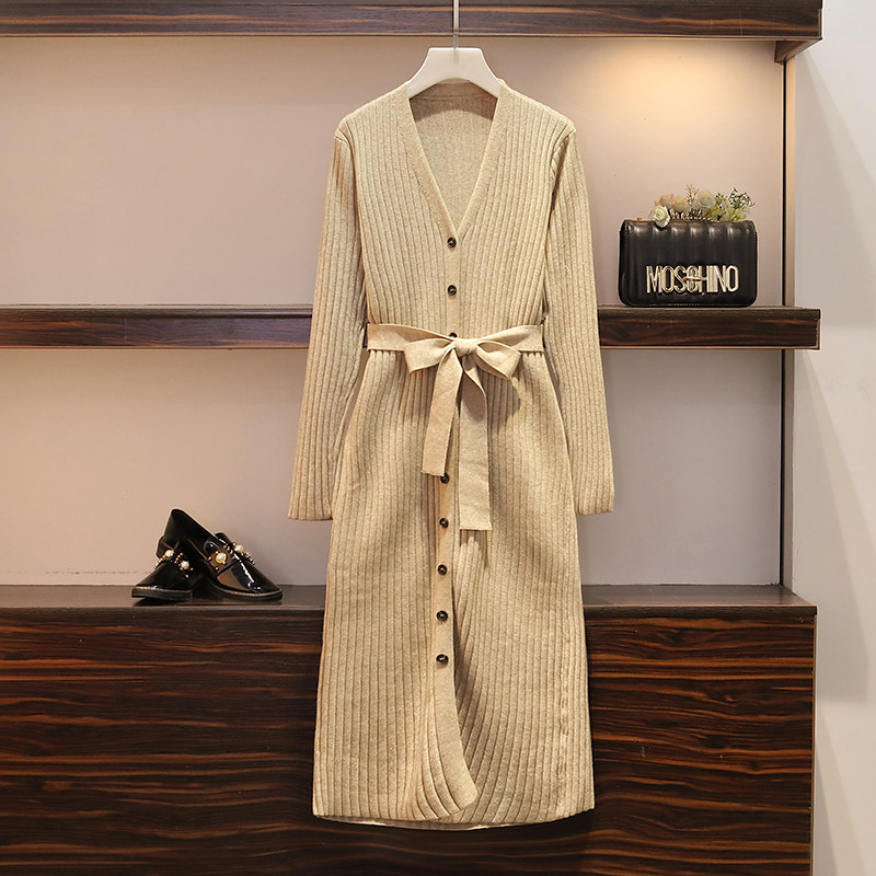 Rochie de iarna de dama cu nasturi si curea in negru si bej