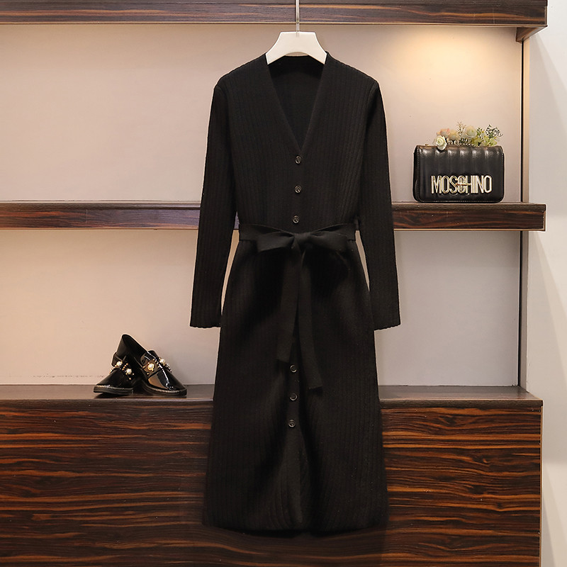 Rochie de iarna de dama cu nasturi si curea in negru si bej