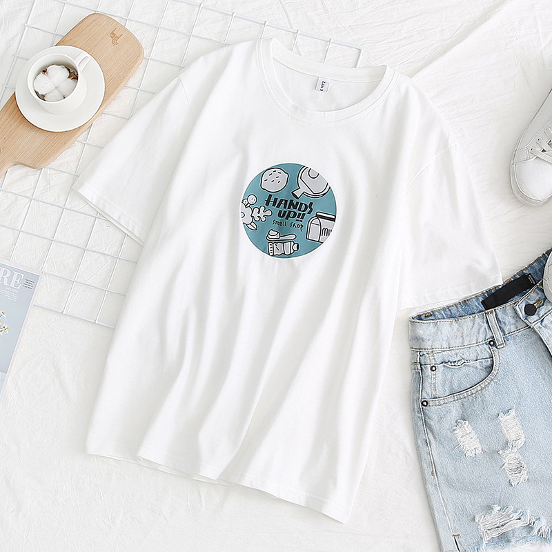 Tricou de dama modern cu aplicatie in alb si bej