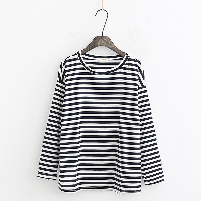 Μοντέρνα ριγέ μπλούζα σε μπλε  και μαύρο χρώμα