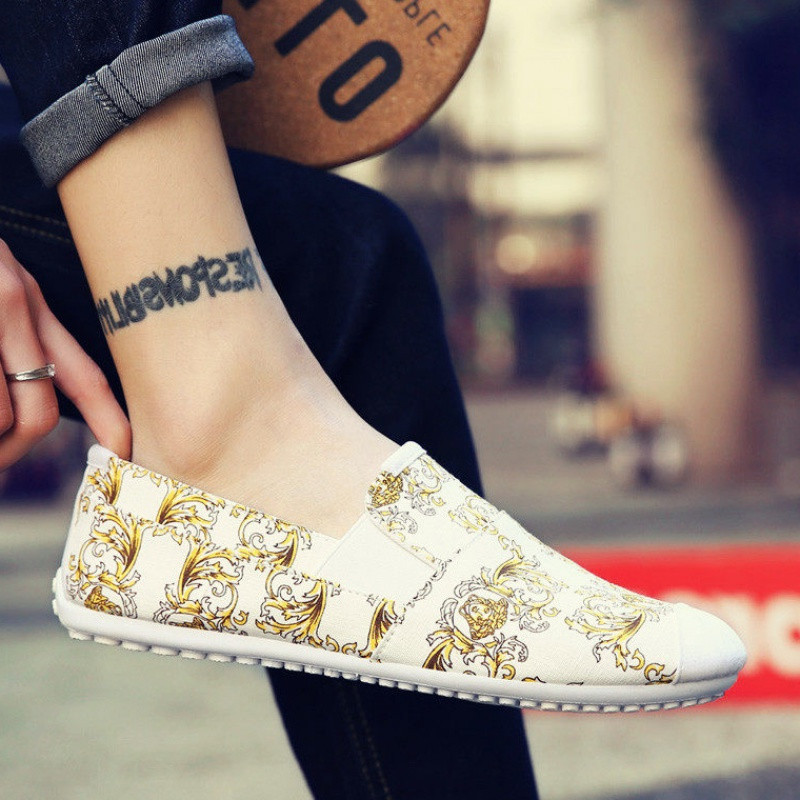 Alkalmi férfi mokaszinok négy színben