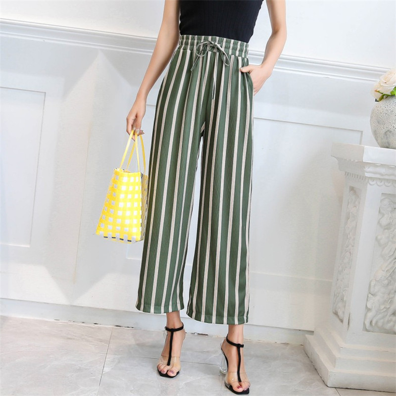 Дамски актуален панталон в два цвята - широк модел