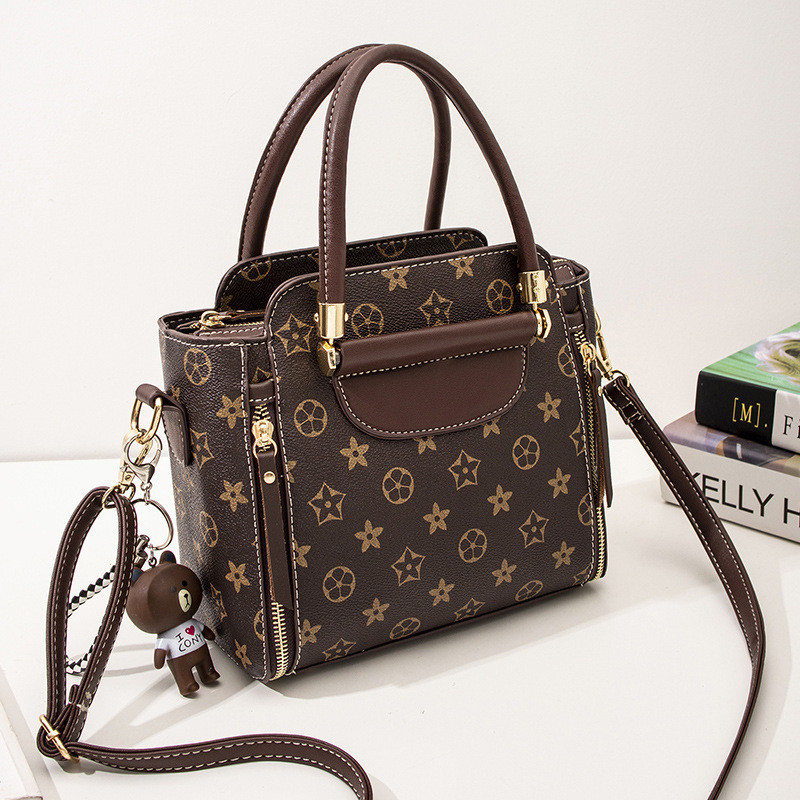 Modern női táska két füllel több színben