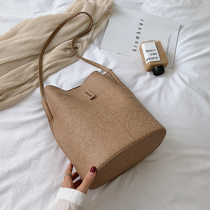 Geanta de dama cu inchidere metalica in trei culori