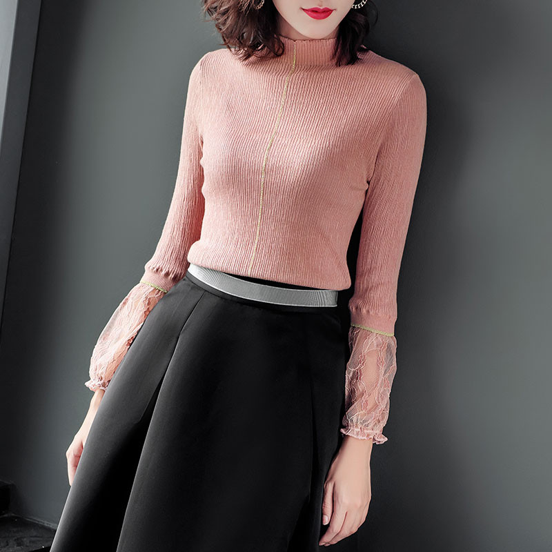 Aktuális női blúz négy színben, csipkével