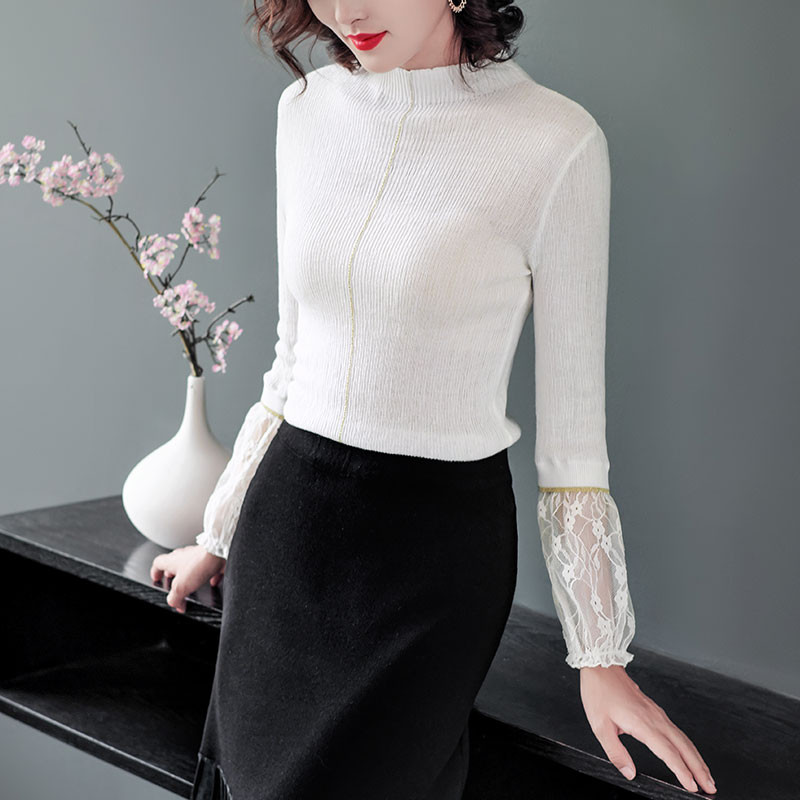 Aktuális női blúz négy színben, csipkével