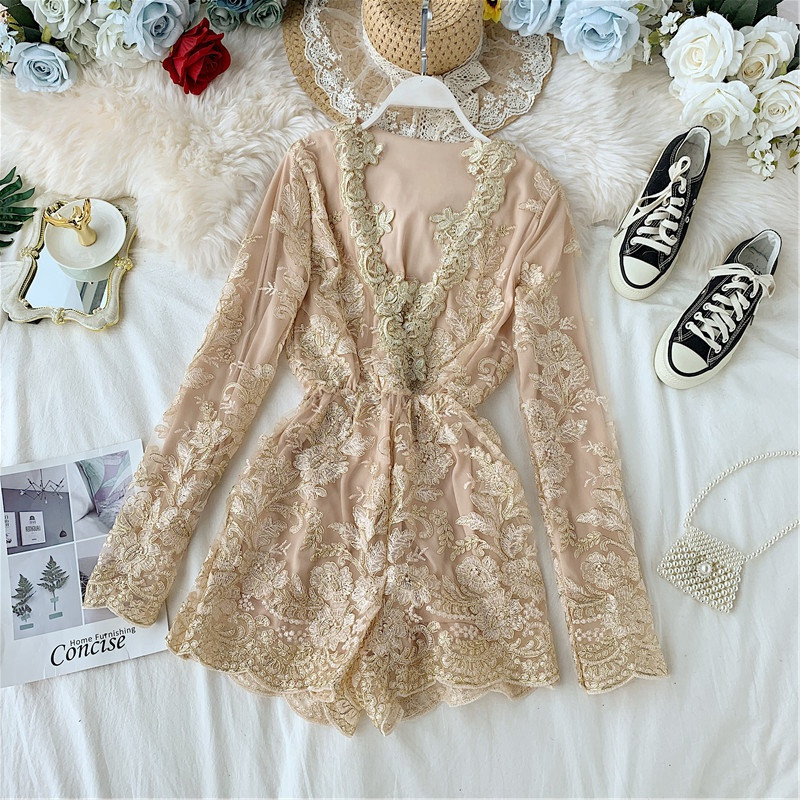 Salopeta de dama eleganta cu dantela in negru, bej si alb