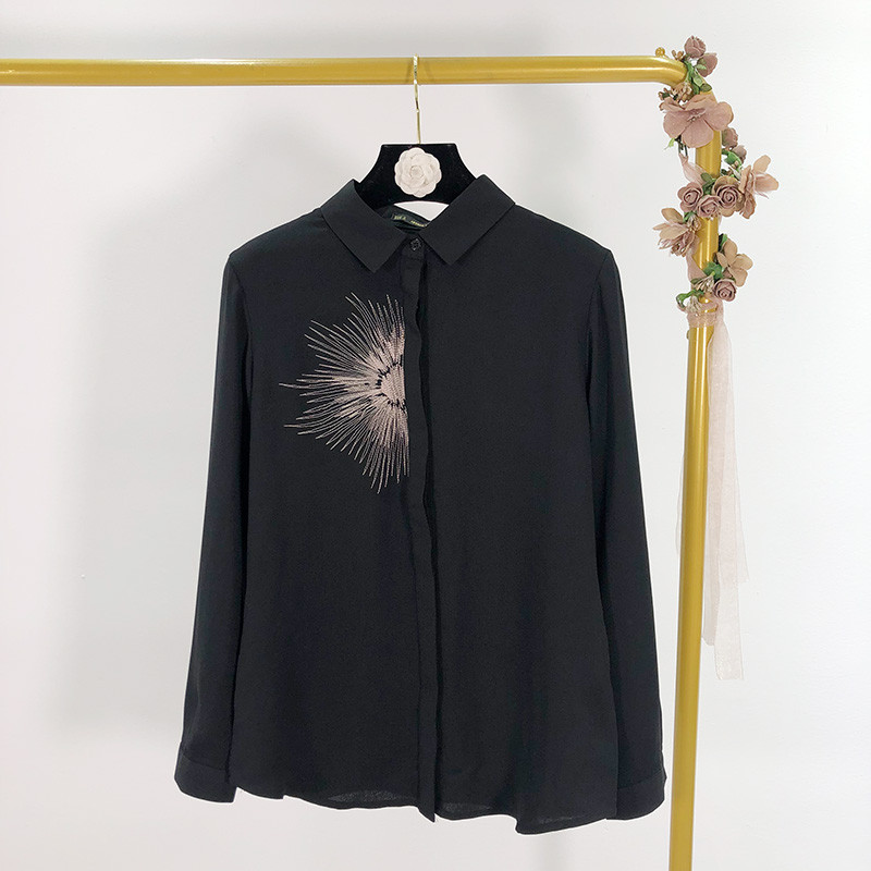 Cămașă de damă cu guler clasic în două culori cu broderie