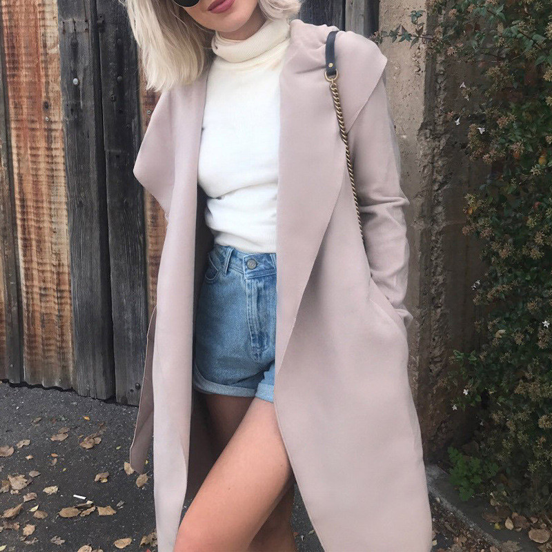 Μοντέρνο γυναικείο μπουφάν για το φθινόπωρο με κουκούλα και κορδόνια σε διάφορα χρώματα