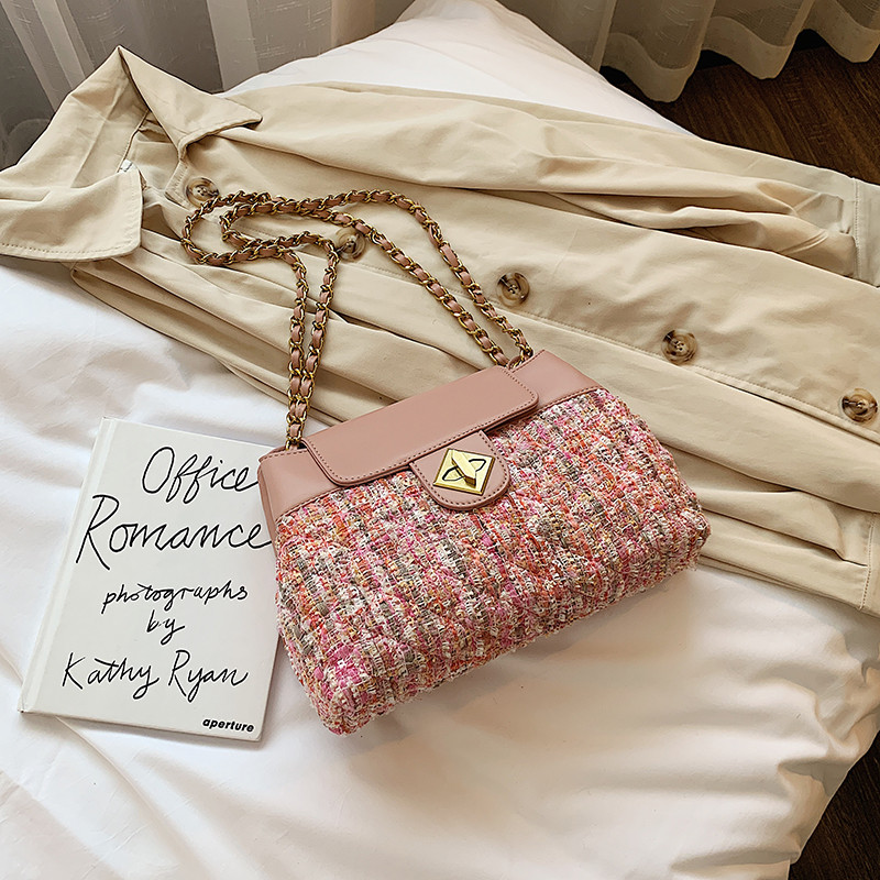 Geanta de dama moderna cu inchidere metalica