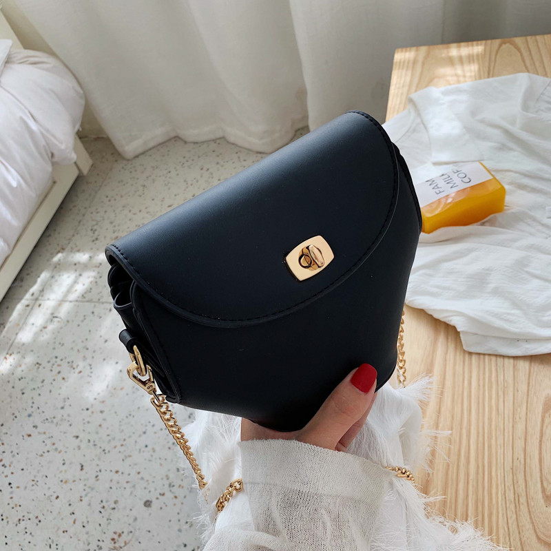 Geanta de dama din piele cu lant metalic in mai multe culori