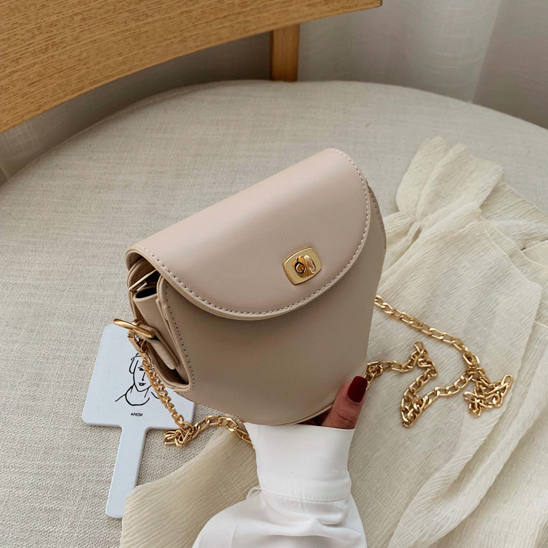 Geanta de dama din piele cu lant metalic in mai multe culori